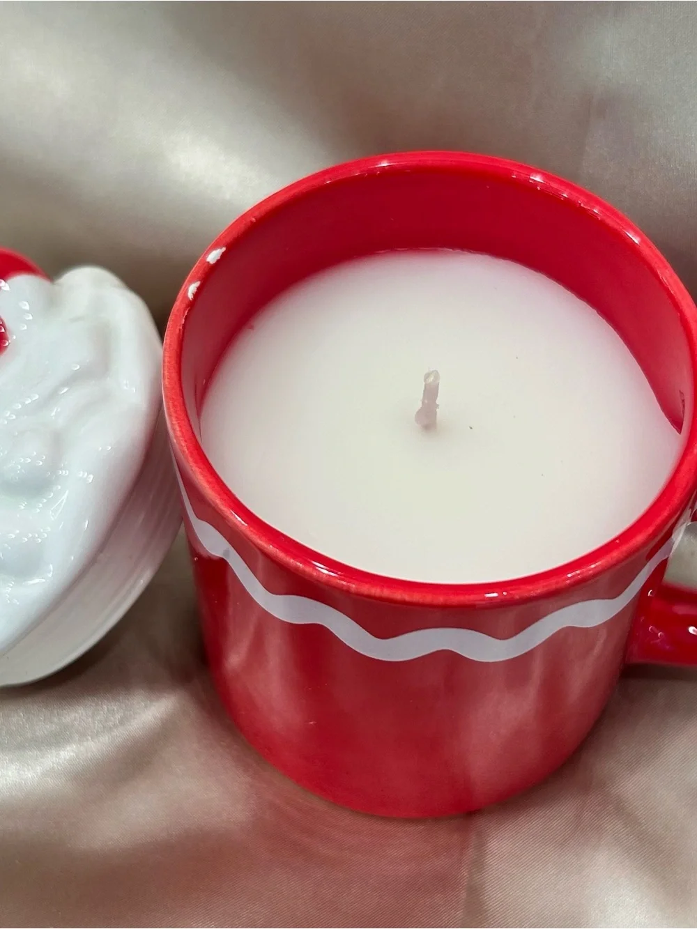 Festive Red Ceramic Holiday Candle Mug with Decorative Lid